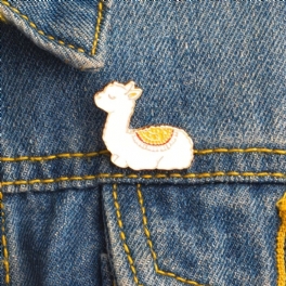 Söt Lamm Emalj Pin Broscher Tecknad Badge För Jacka Kappa Klänning Knapp Pin Gift