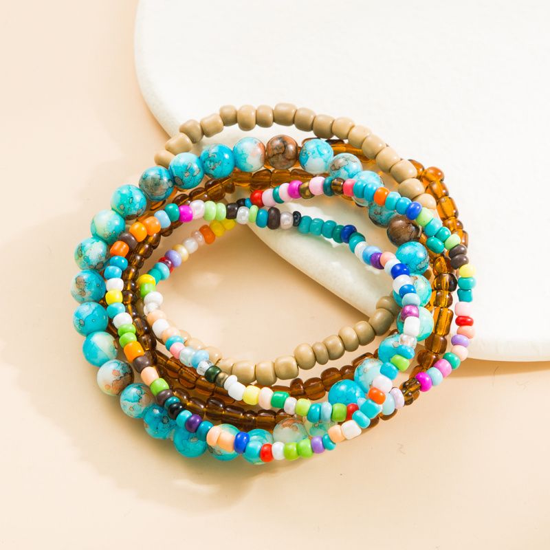 Boho Style Färgglada Rice Pärlor Armband För Kvinnor Flickor Layered Rainbow Beaded Strand För Födelsedagsfest Presentsmycken