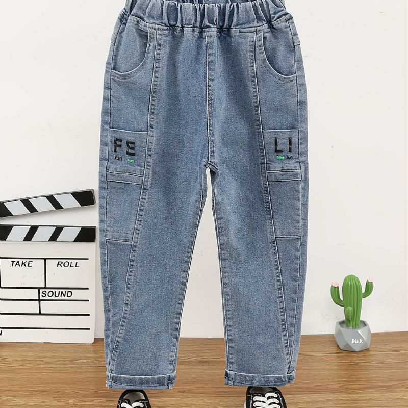 Jeans Med Alfabetsmönster För Pojkar