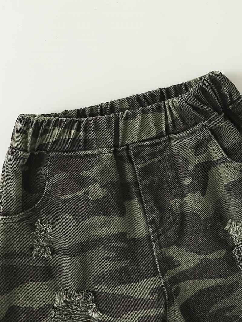 Pojkar Letter Print Kortärmad Top + Camo Ripped Shorts Set Barnkläder