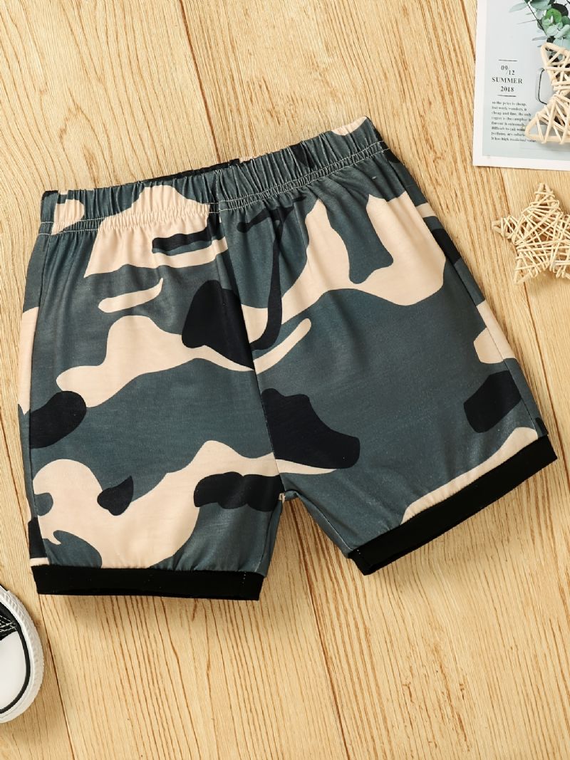 Pojkar Letter Print Kortärmad Topp + Camo Shorts Set Barnkläder